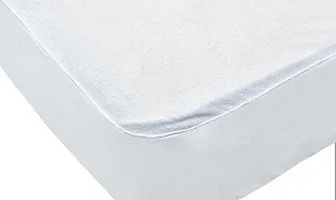 Чехол из махровой ткани Caress с влагостойкой мембраной (100% полиэстер)